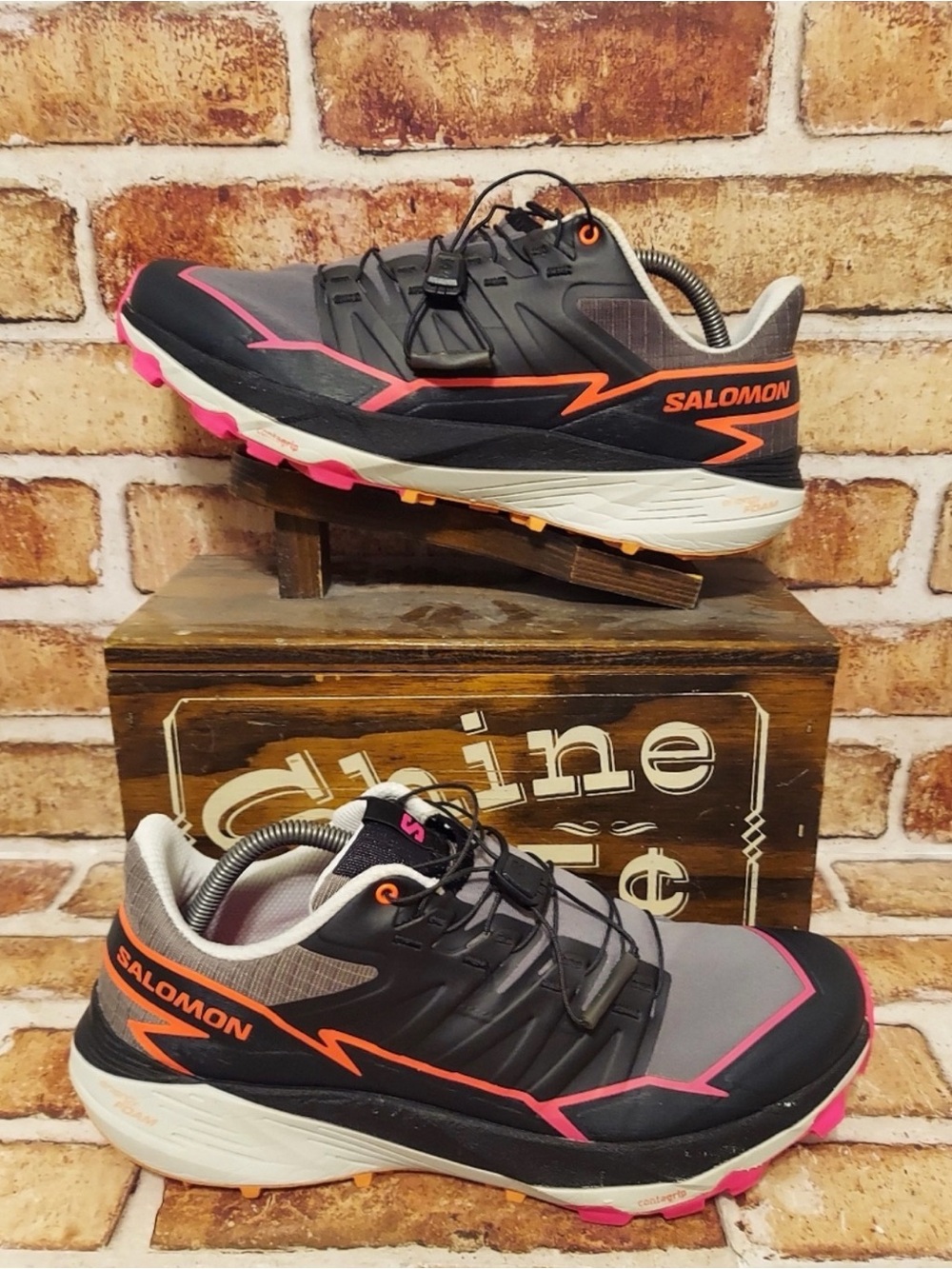 Pre-owned 2023 Salomon Thundercross Trail Runners like new